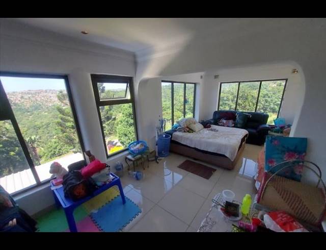 4 BEDROOM HOUSE FOR SALE IN SILVERGLEN